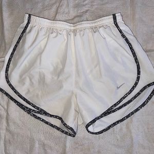 Women's Nike Tempo Shorts